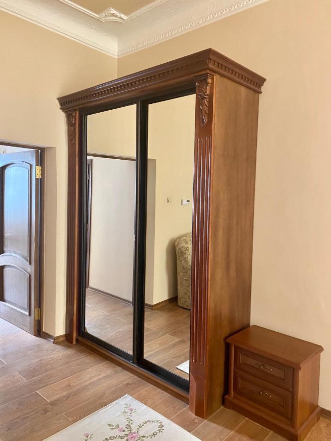 Cozy Apartment Lviv Bagian luar foto